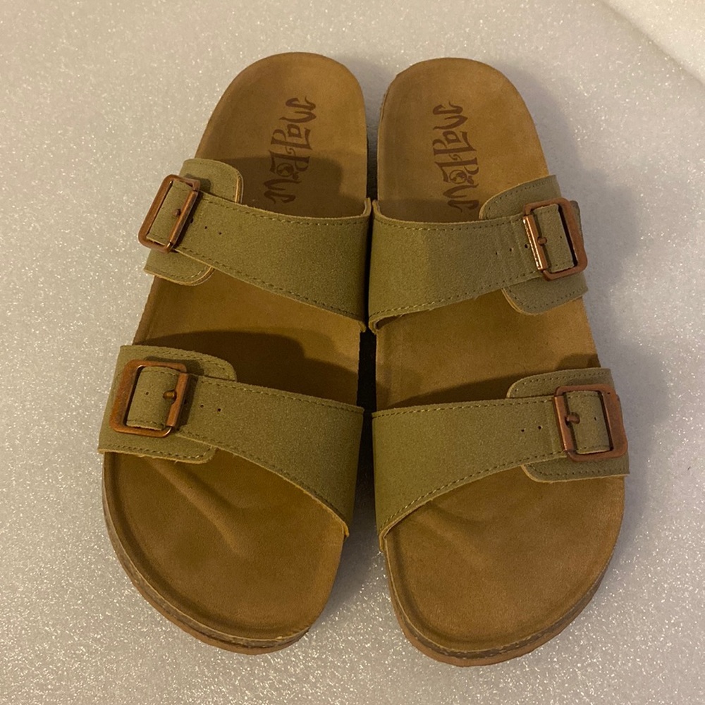 COPY - NEW without tags Mad Love Keava Footbed Sandals in Taupe Size 10